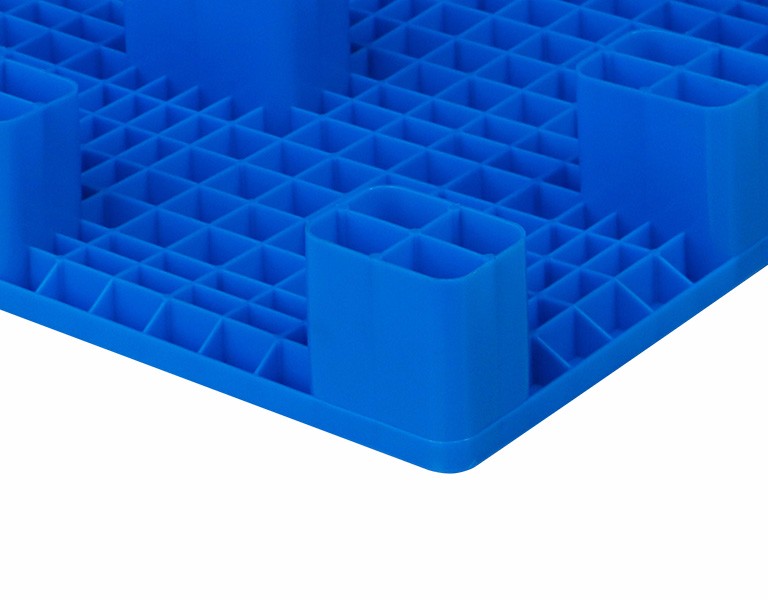 8060 plastic pallet detail 4