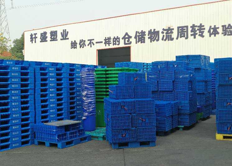 warehouse plastic pallets